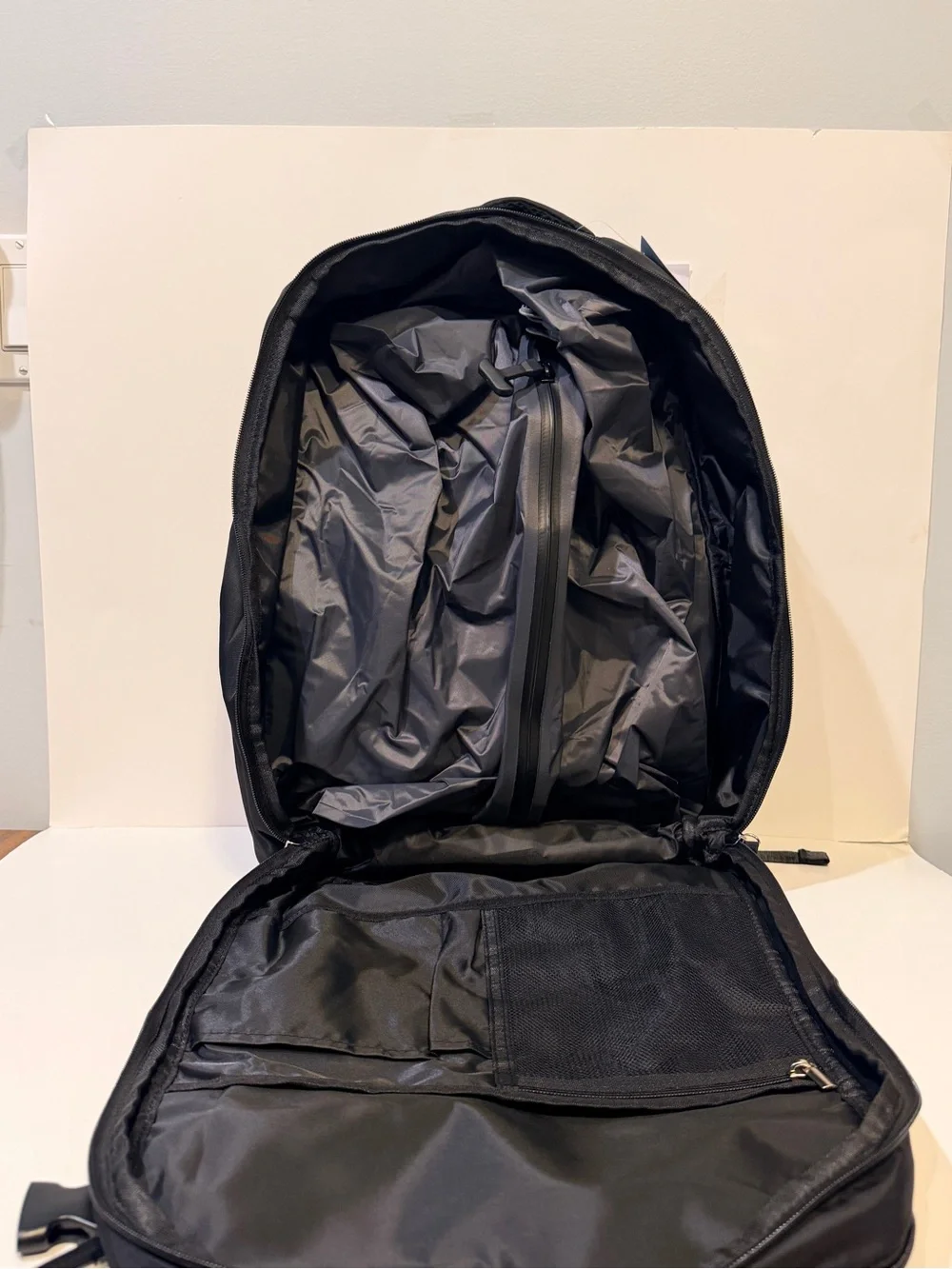 NWT WonHox Black Vacuum Seal Backpack Includes Air Pump
